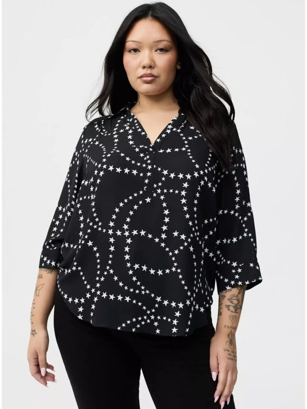 Torrid Harper Top Women Size L Black White Pullover Split Neck Collar Star Print